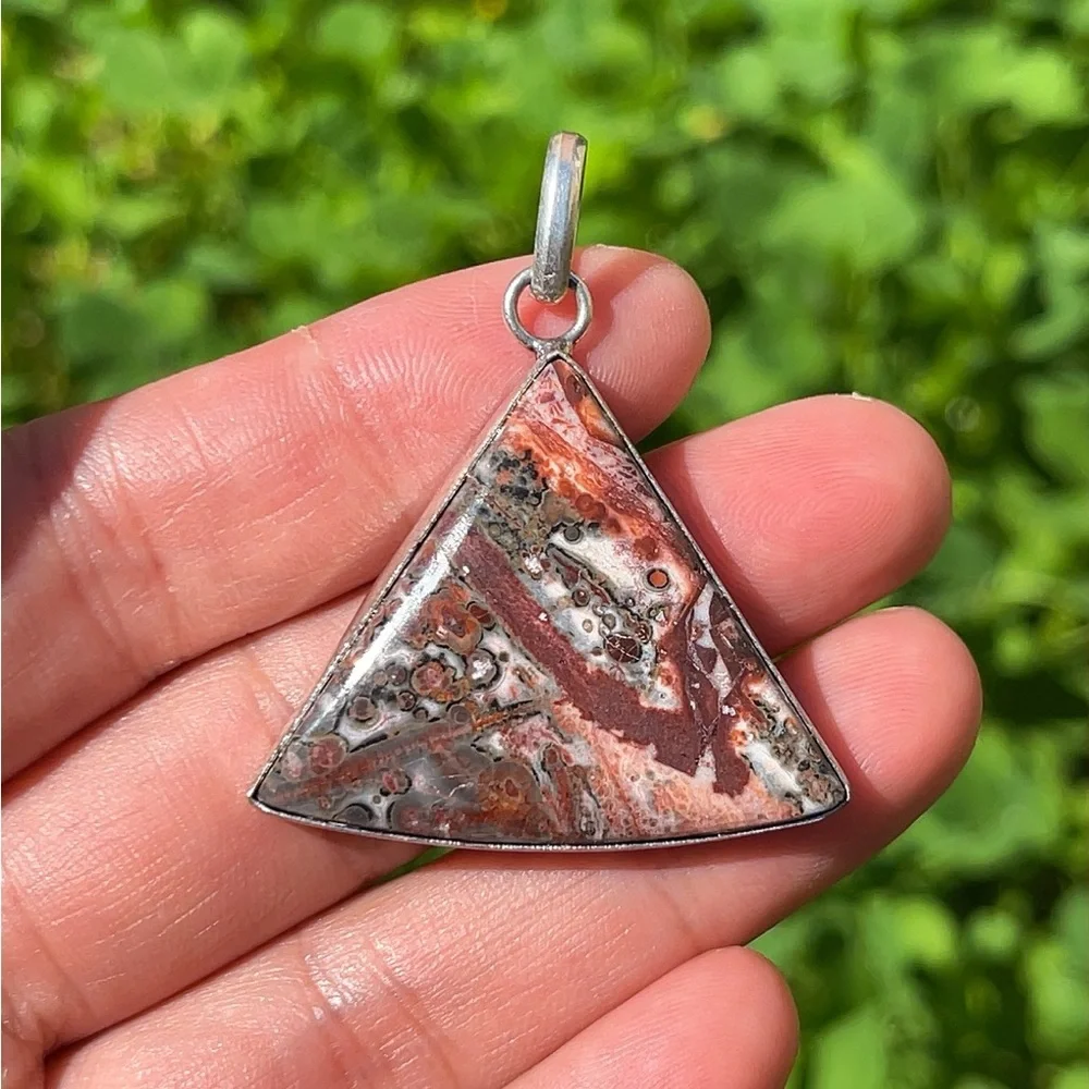 Silver plated triangular leopard skin jasper‎ pendant - Picture 4 of 5
